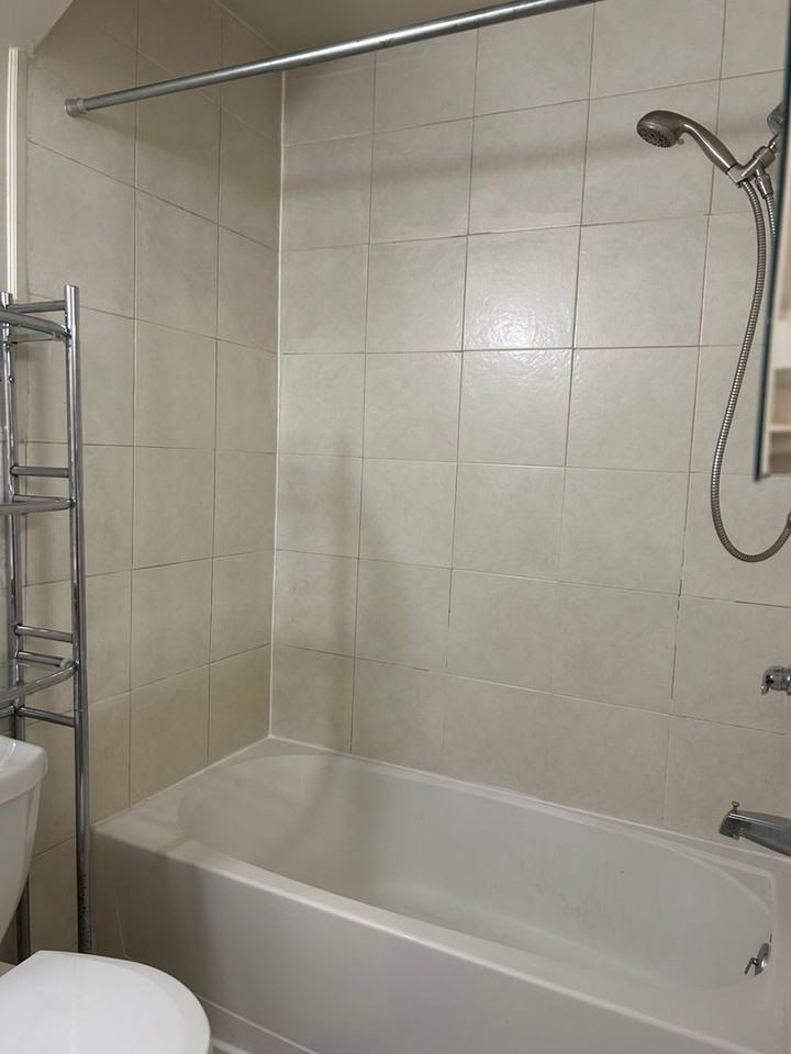 124 College Place - Photo 5 of 15