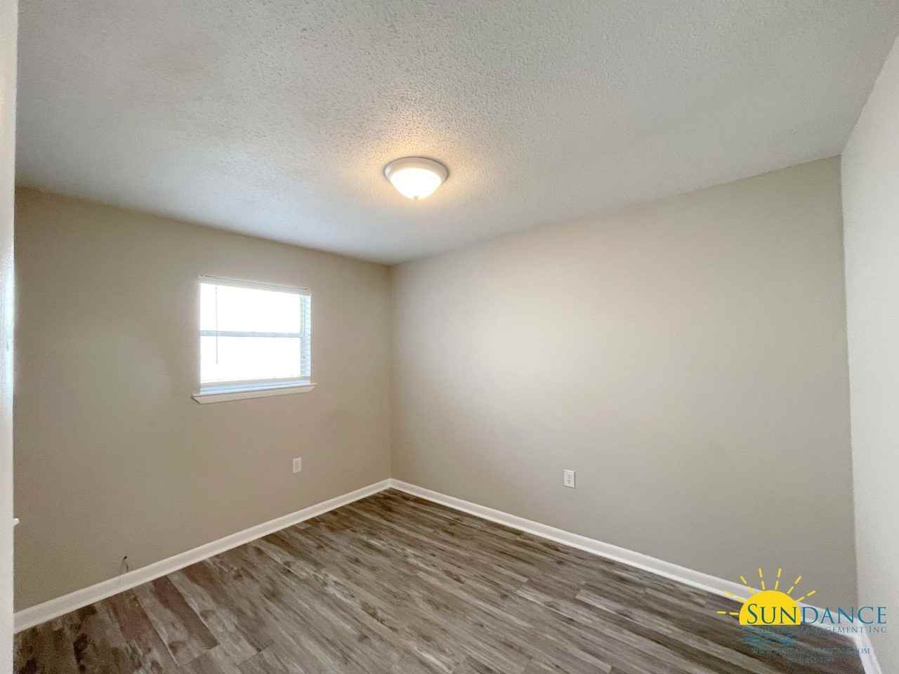 794 Navy St Apt B - Photo 5 of 9
