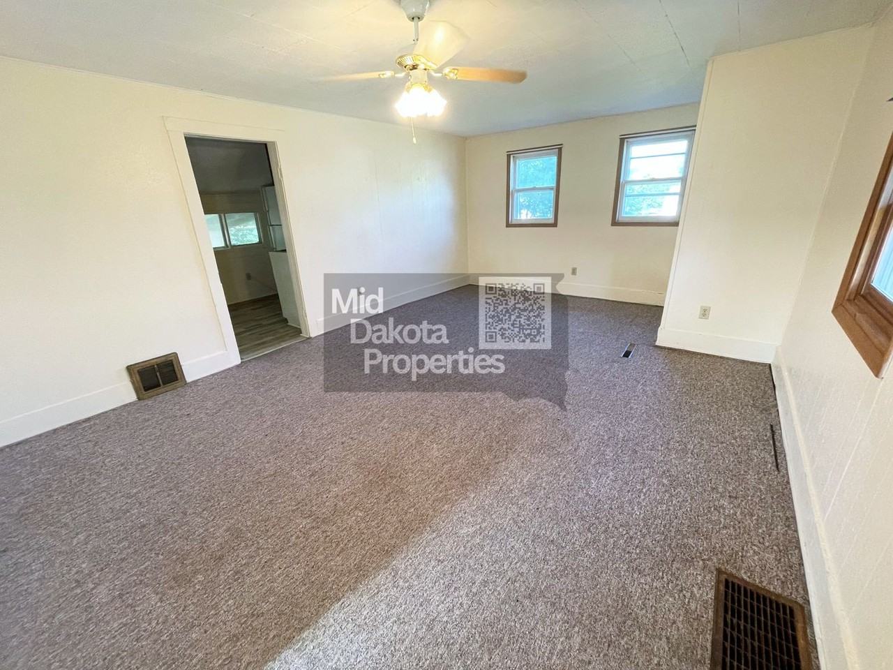 716 W Ash Ave - Photo 4 of 8