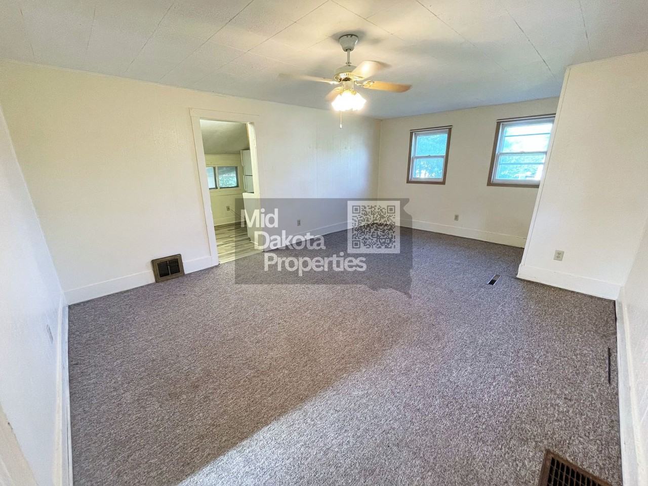 716 W Ash Ave - Photo 7 of 8