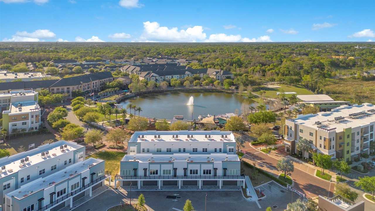 320 Center Lake Ln - Photo 6 of 50