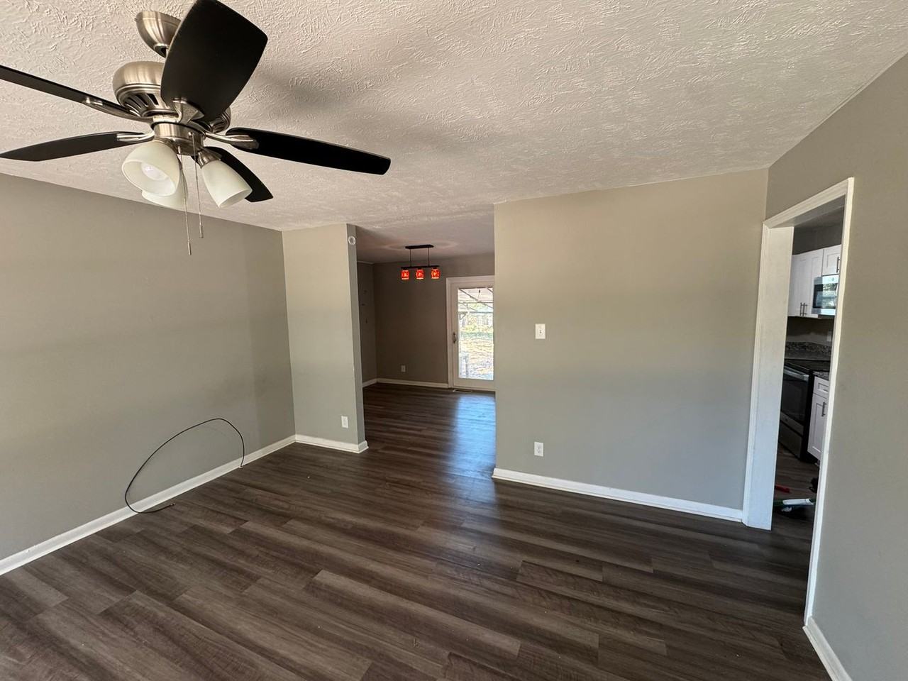 2518 Vestal Ave - Photo 3 of 14
