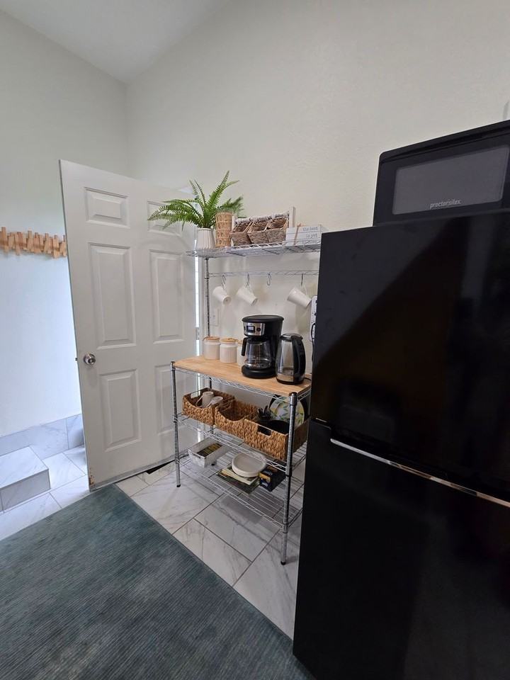2820 Fortune St - Photo 6 of 15