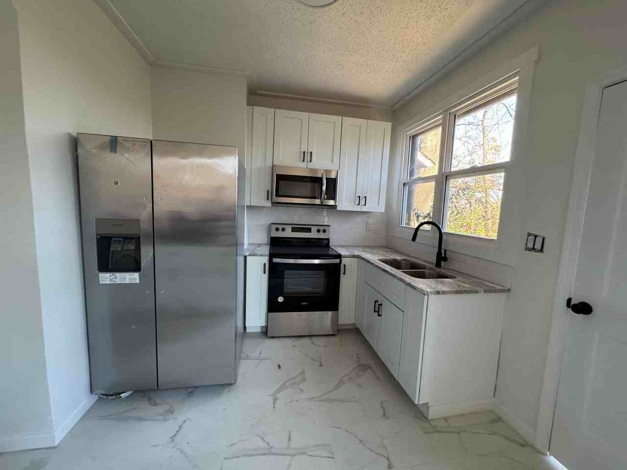 236 E Broad St #236 - Photo 4 of 10