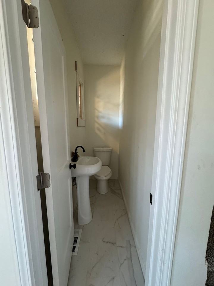 236 E Broad St #236 - Photo 7 of 10