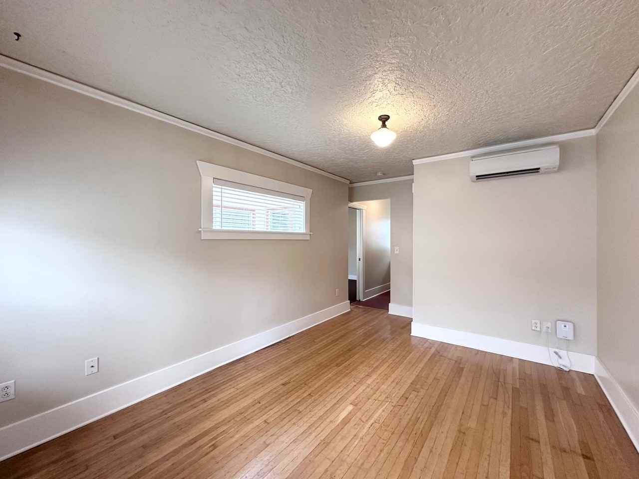1025 Ne 31st Ave - Photo 3 of 10