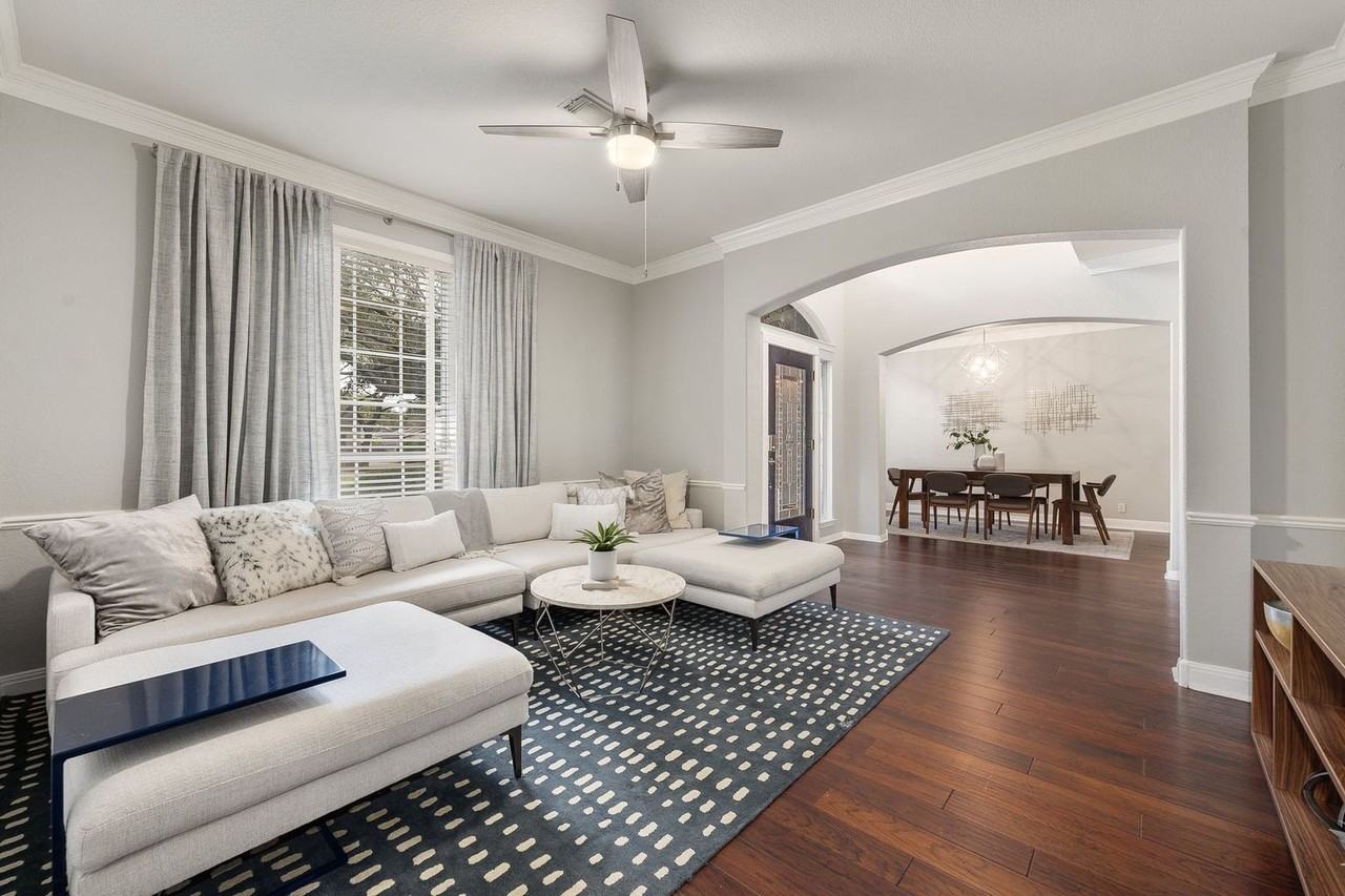 5823 Van Winkle Ln - Photo 4 of 37