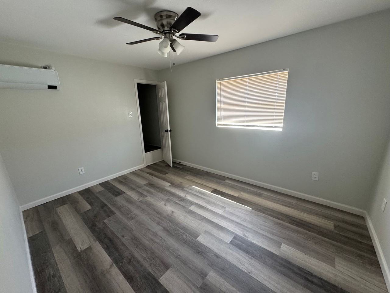 2402 S 20th St - Photo 3 of 12