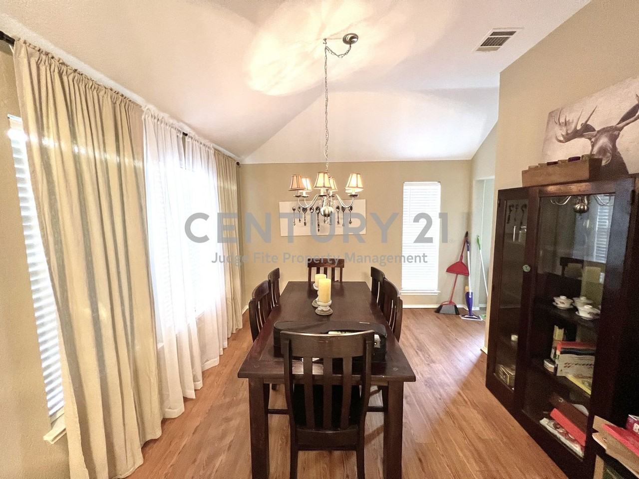 817 Big Bend Dr - Photo 2 of 11