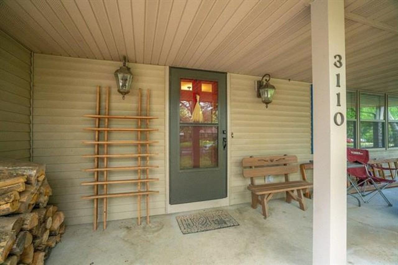 3110 Ashford Ln - Photo 3 of 35