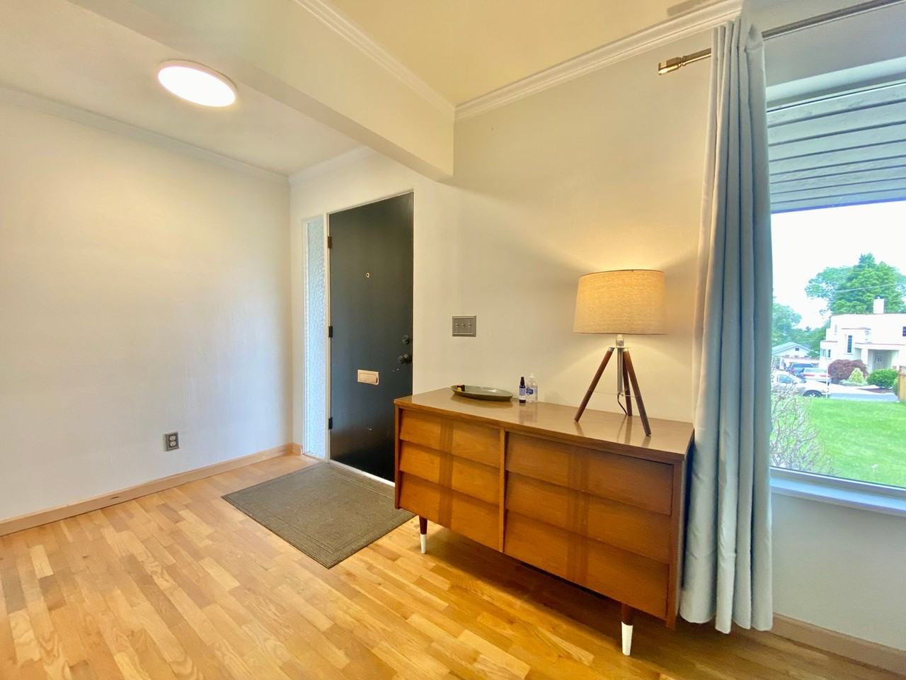 608 S 22nd Ave - Photo 5 of 23