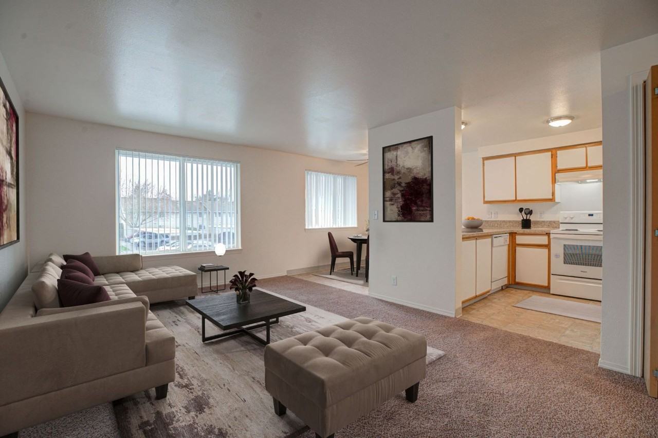 ELLSWORTH SQUARE APARTMENTS - Photo 7 of 11