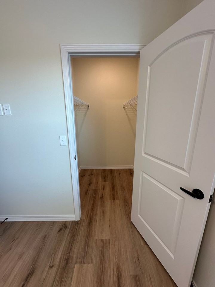 750 Windsor Ct #106 - Photo 5 of 13