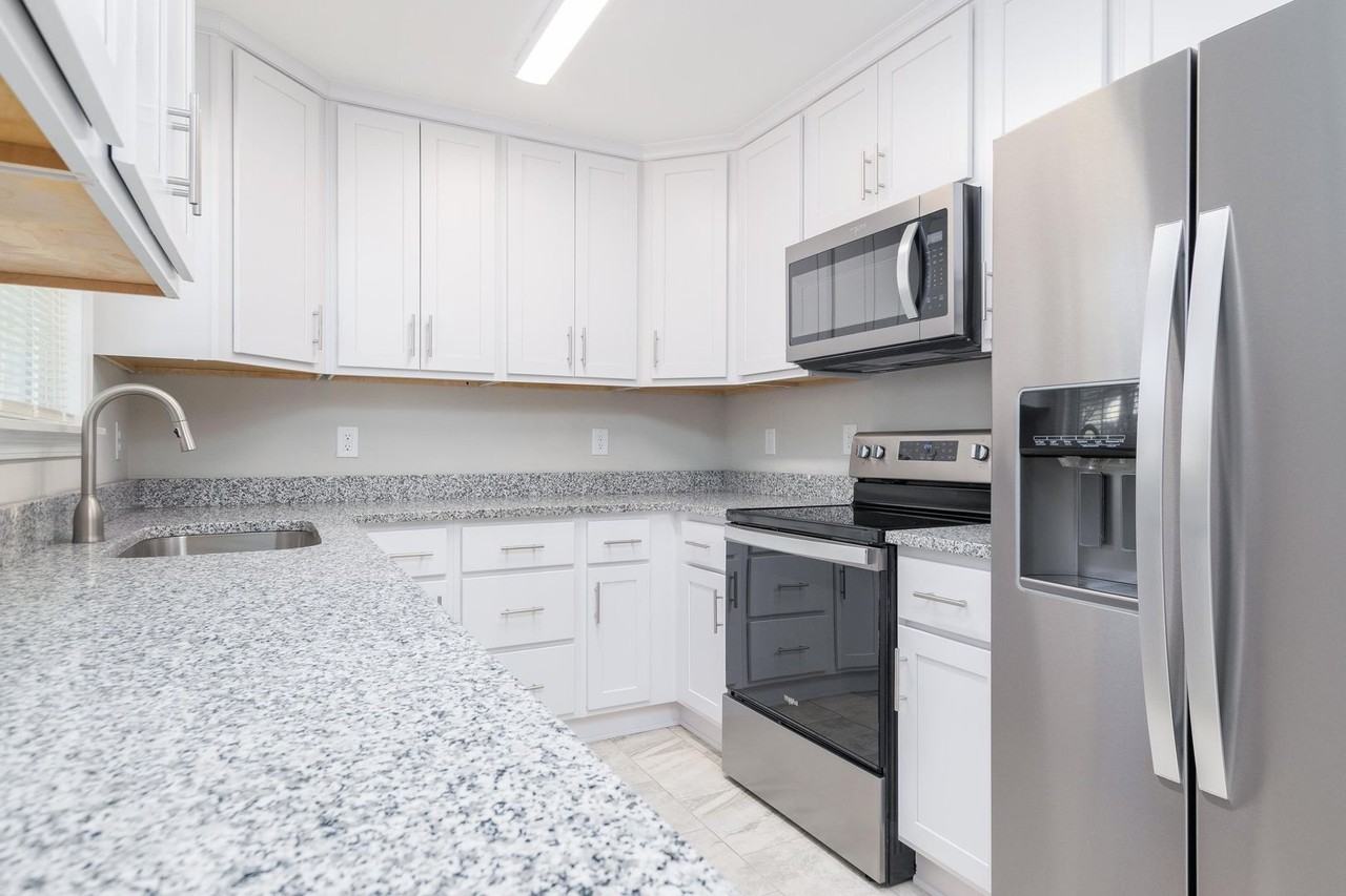 2 Bedroom/1 Bath and 3 Bedroom/2 Bath Quadplex - Photo 6 of 50