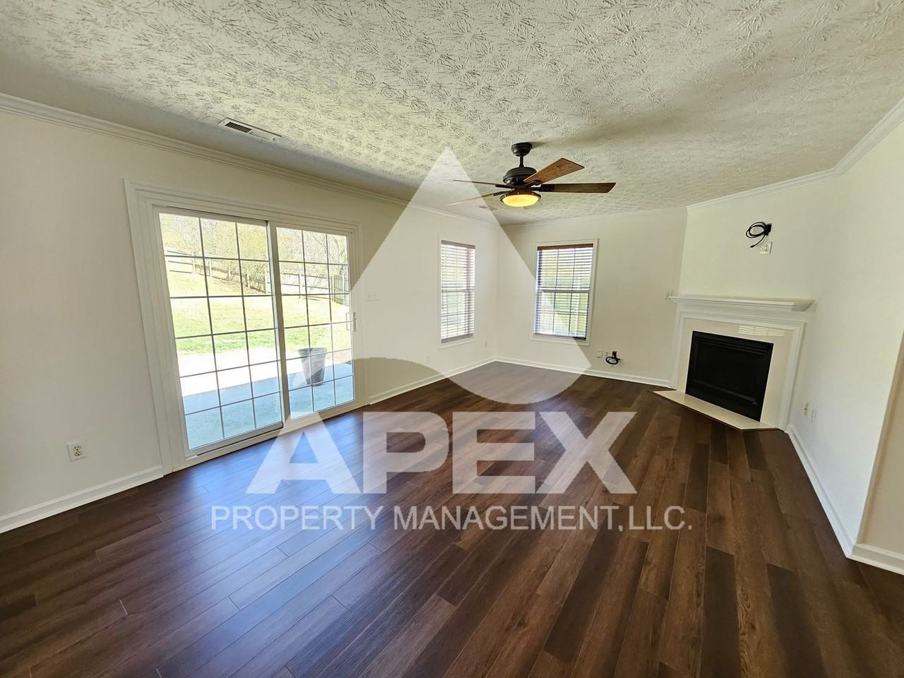 8705 Trapper Ln - Photo 5 of 31