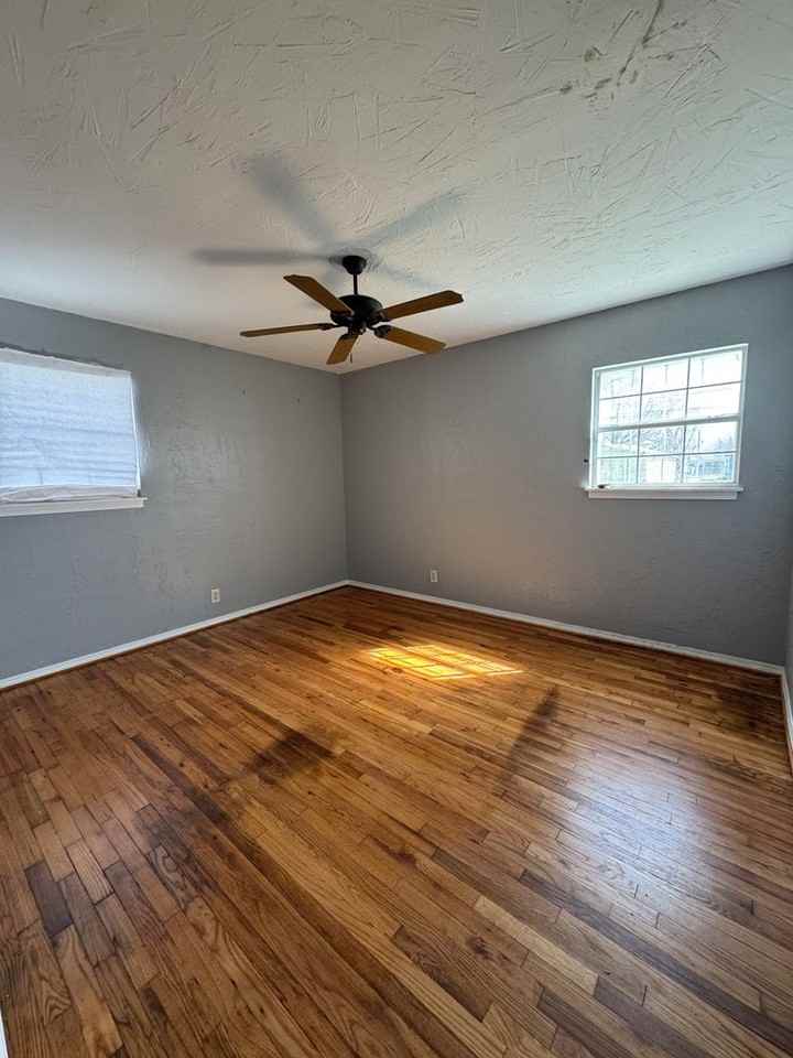 2208 Rule St - Photo 6 of 11