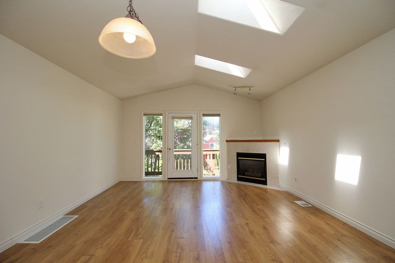 510 Ne Lawrence Ave - Photo 5 of 27