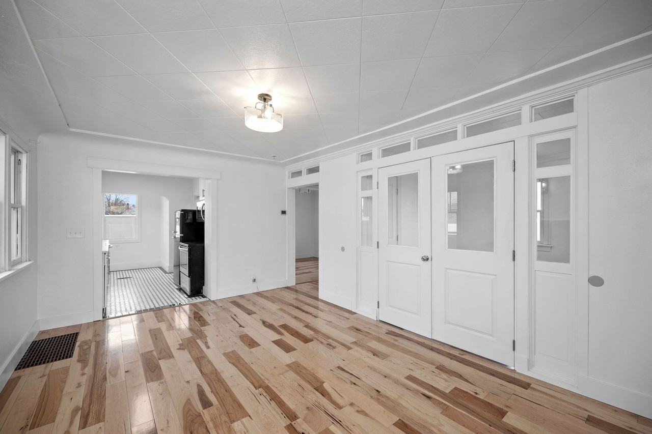 2618 N Ash St - Photo 3 of 31