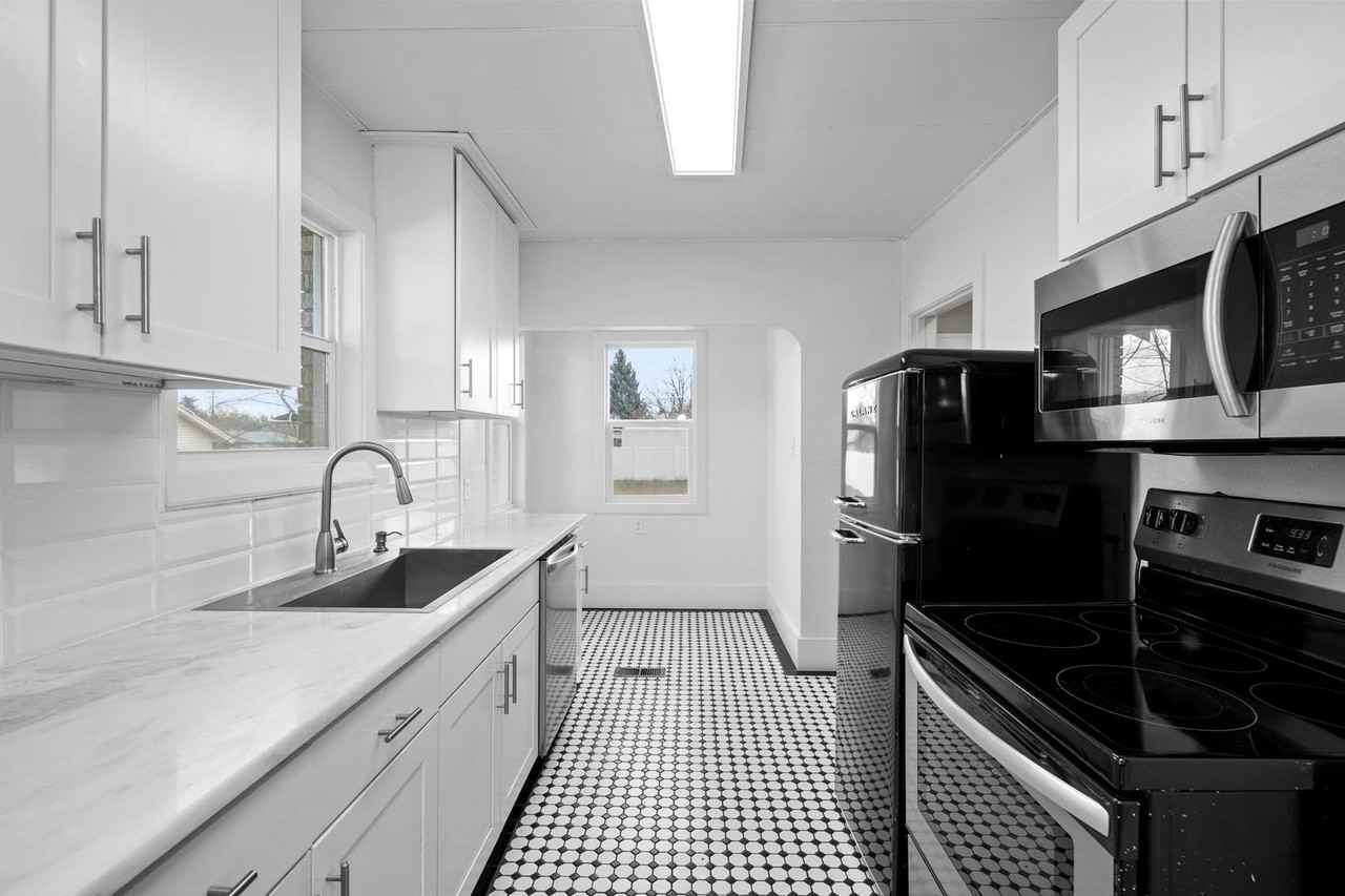 2618 N Ash St - Photo 6 of 31