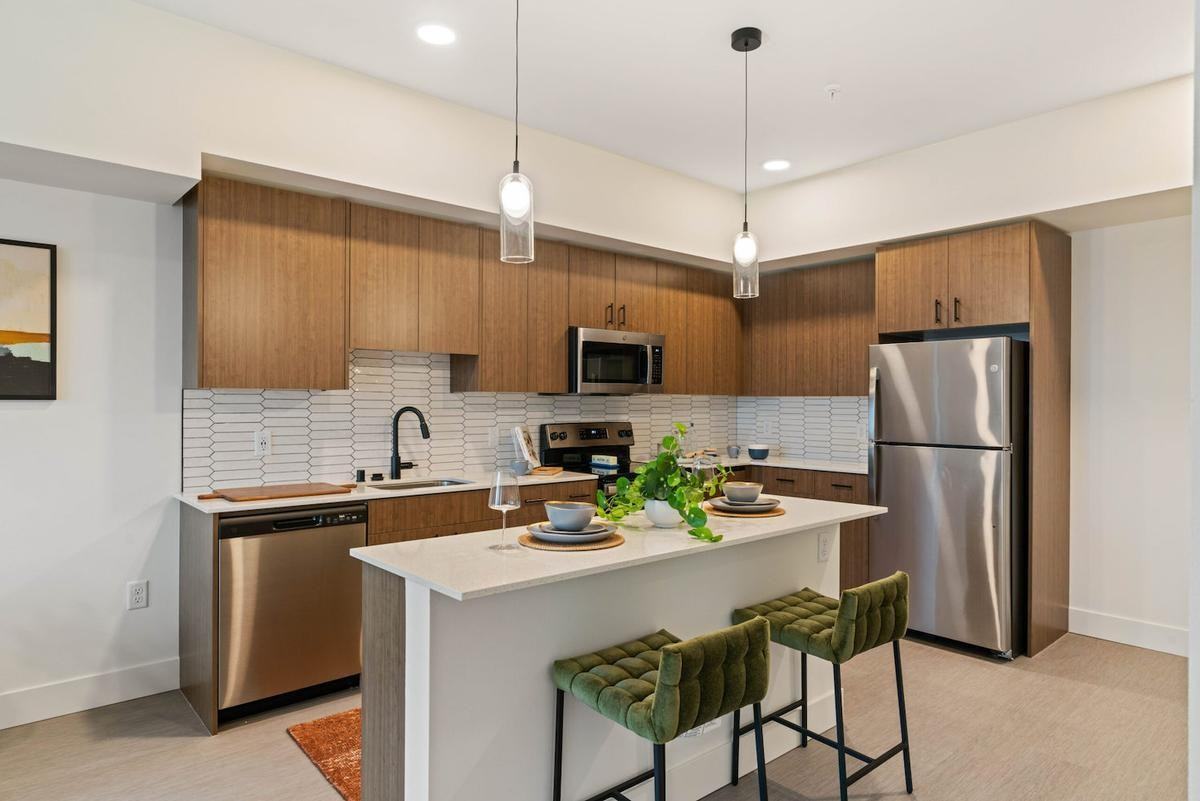 2701 Rockefeller Ave - Photo 5 of 50