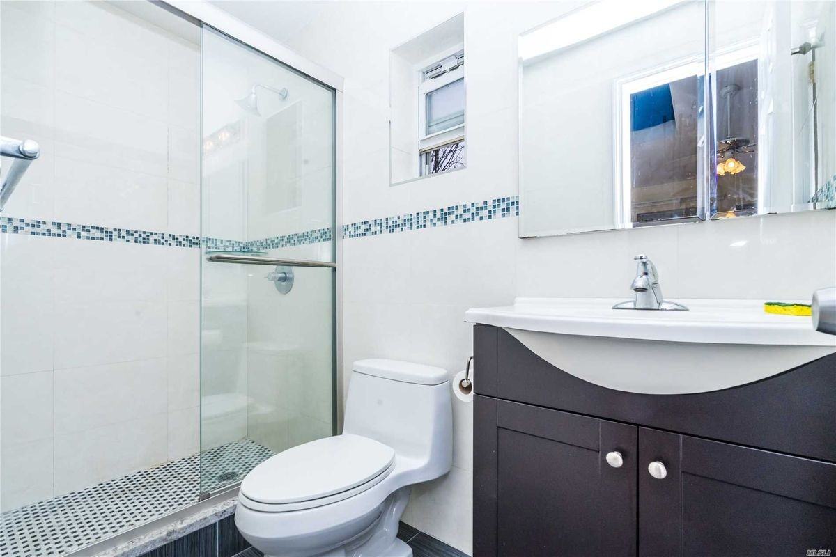 521 College Pl - Photo 2 of 7