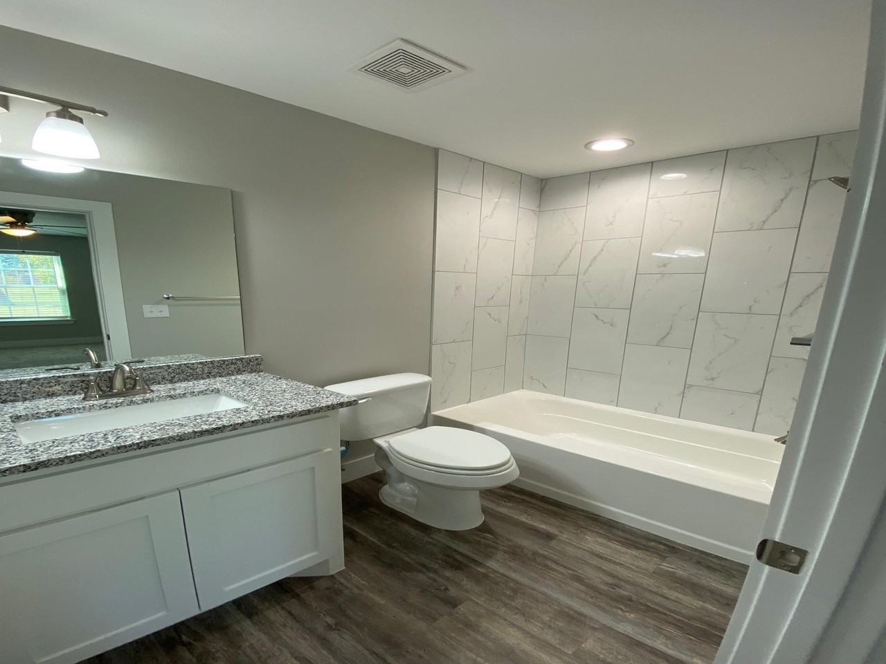 411 S Fannin Ave #411 - Photo 5 of 24