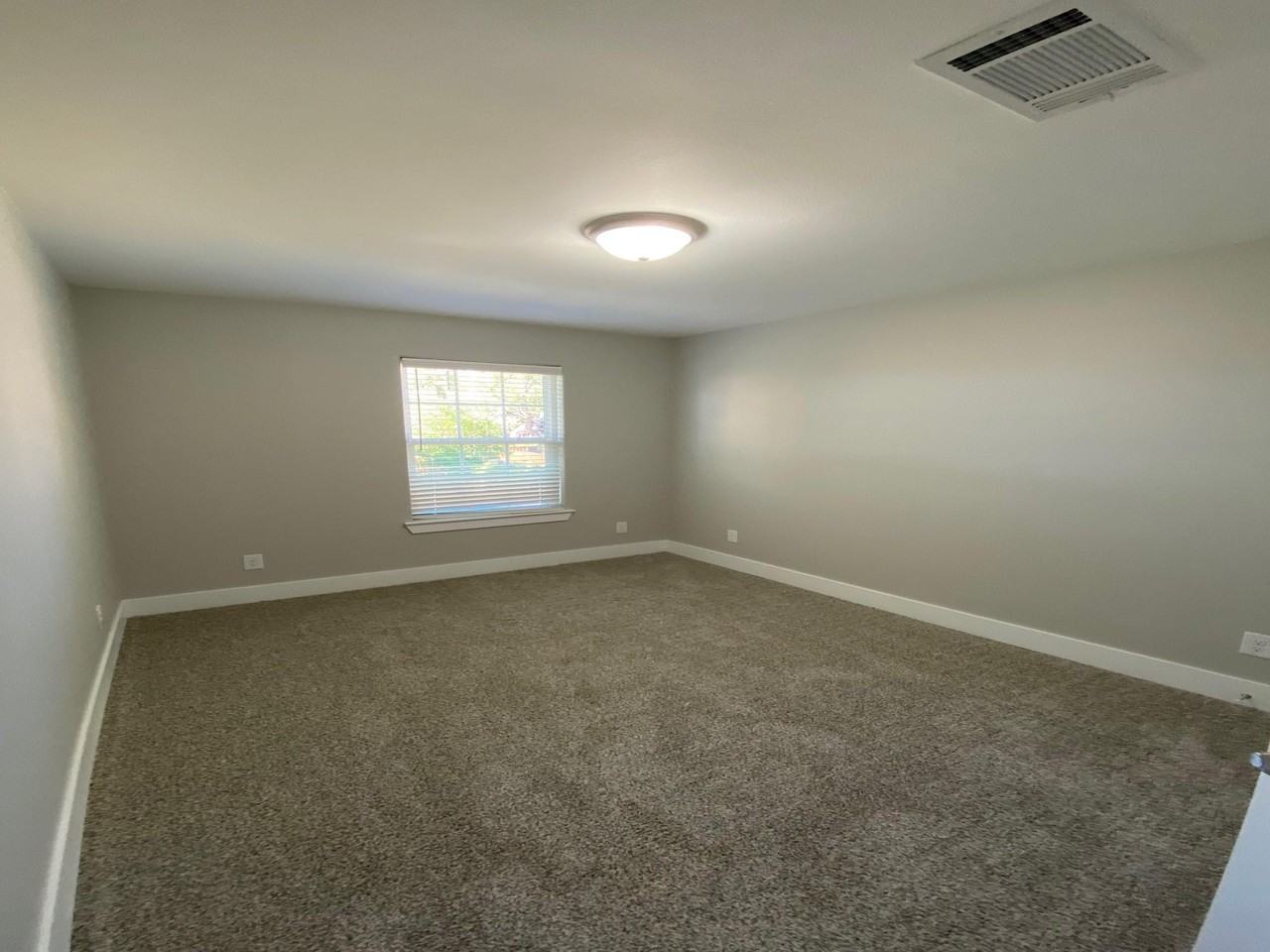 411 S Fannin Ave #411 - Photo 6 of 24