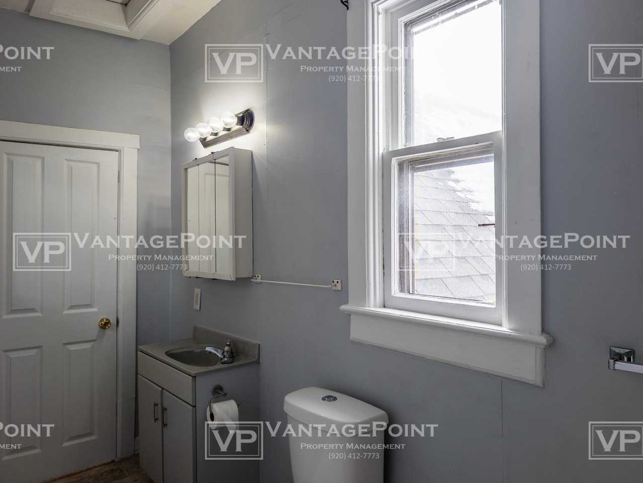 2743 1/2 Hall Ave - Photo 3 of 12