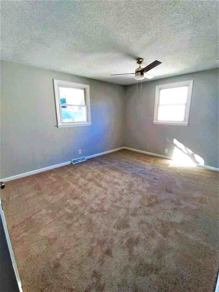 3313 Niagara Dr - Photo 3 of 14