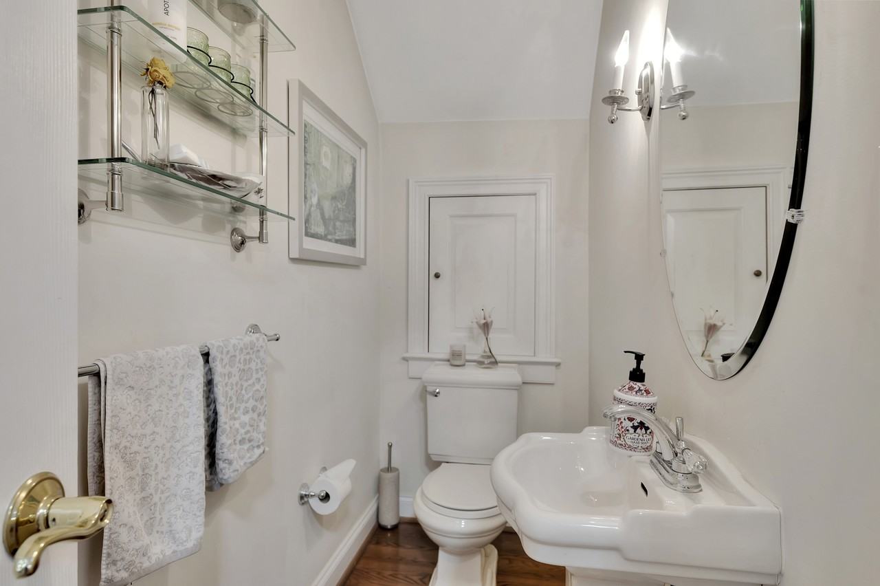 114 Bancroft Mills Rd - Photo 3 of 46