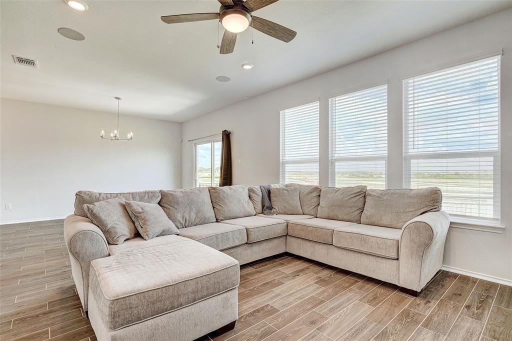 524 Barbary Coast Cv - Photo 4 of 12