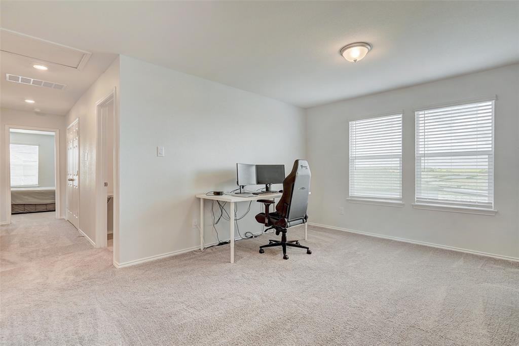 524 Barbary Coast Cv - Photo 3 of 12