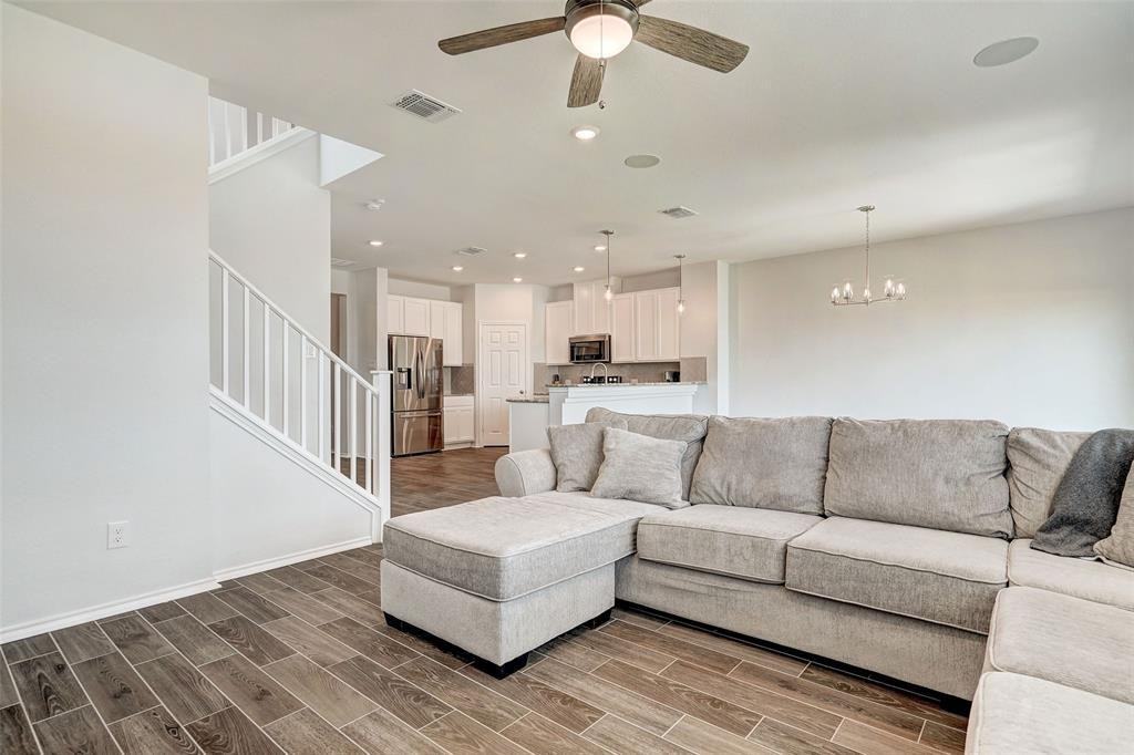 524 Barbary Coast Cv - Photo 2 of 12