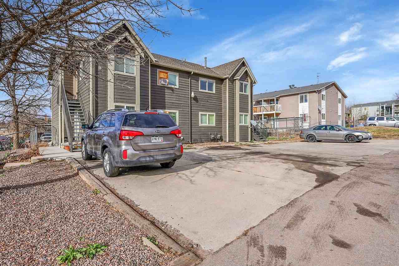1051 Mazatlan Cir #D - Photo 4 of 39