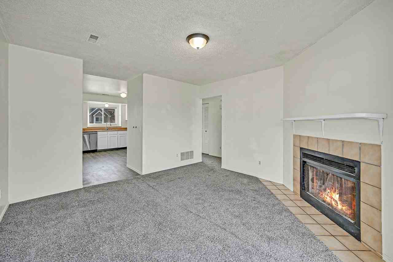 1051 Mazatlan Cir #D - Photo 6 of 39