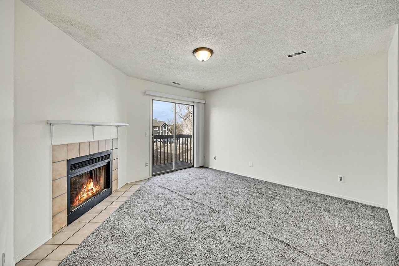 1051 Mazatlan Cir #D - Photo 7 of 39