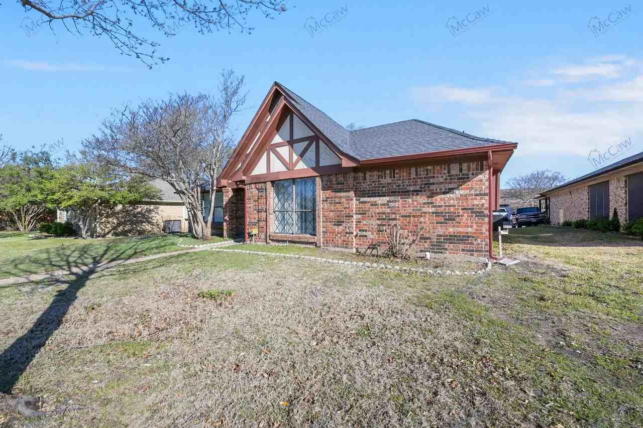 1311 Marigold Dr - Photo 3 of 21