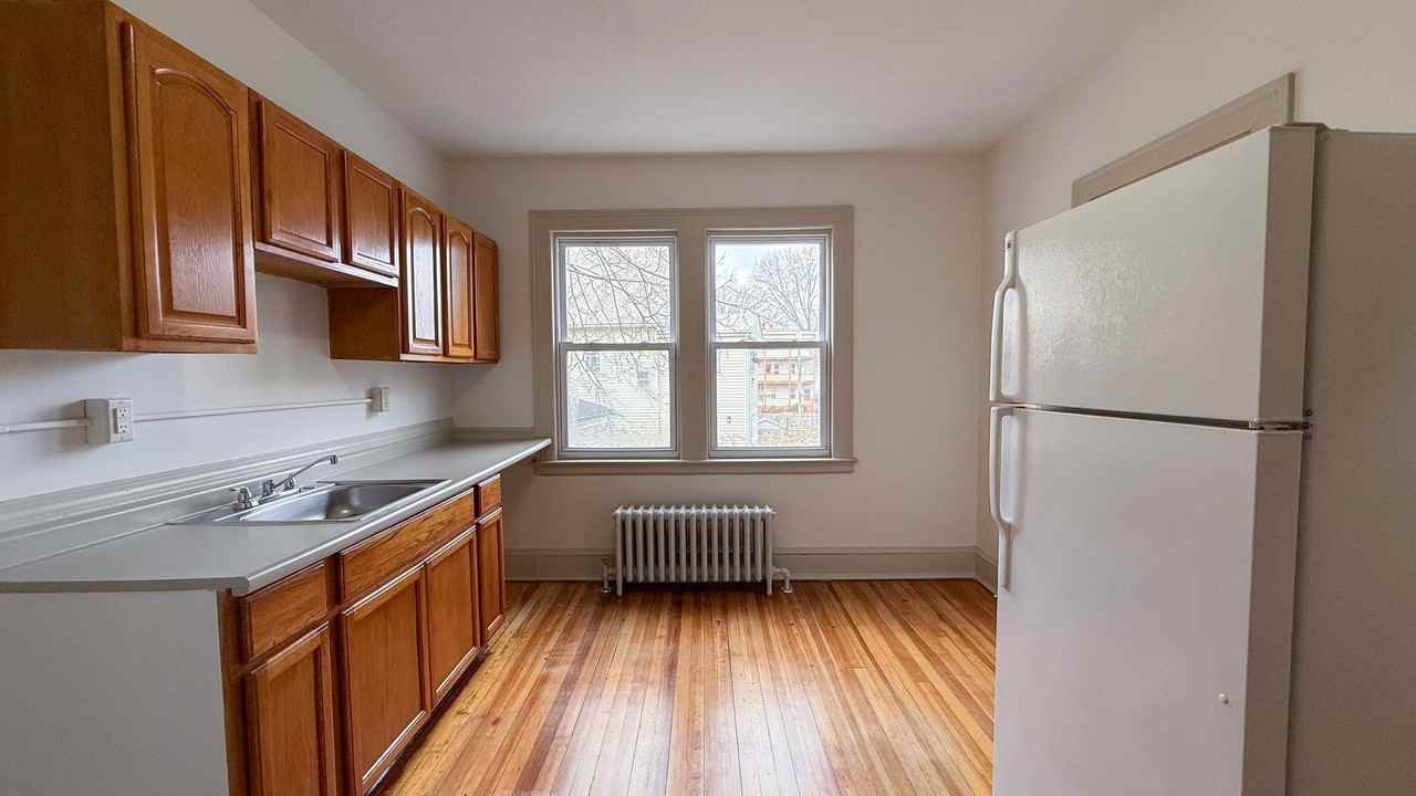 46 Grace St / Dorothy Apartments, LLC - Photo 3 of 32