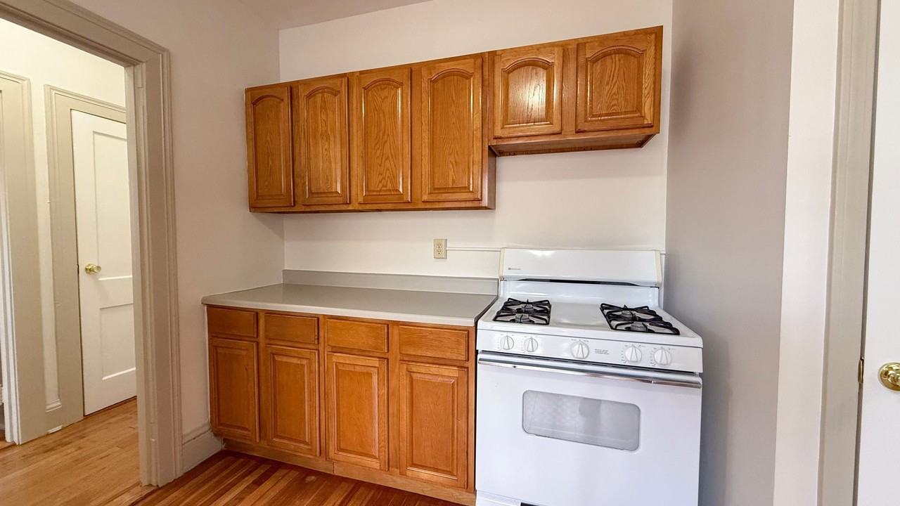 46 Grace St / Dorothy Apartments, LLC - Photo 5 of 32