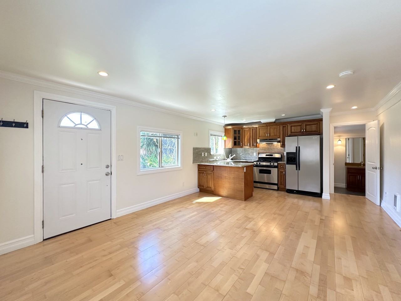 1363 Sevier Ave - Photo 3 of 17