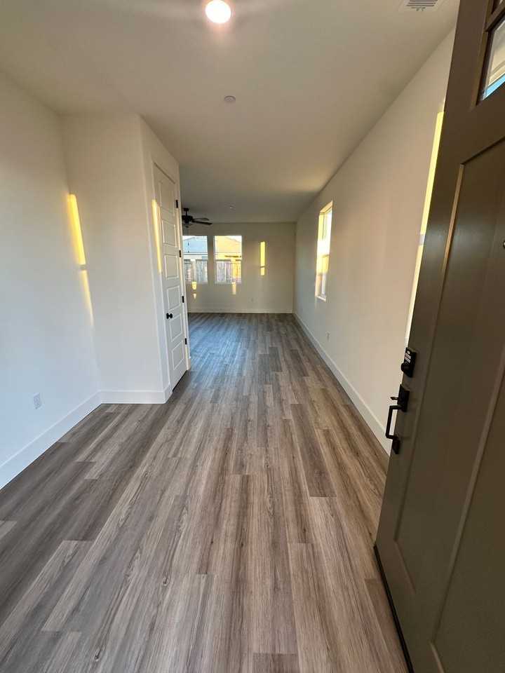 7812 Martian River St - Photo 2 of 40