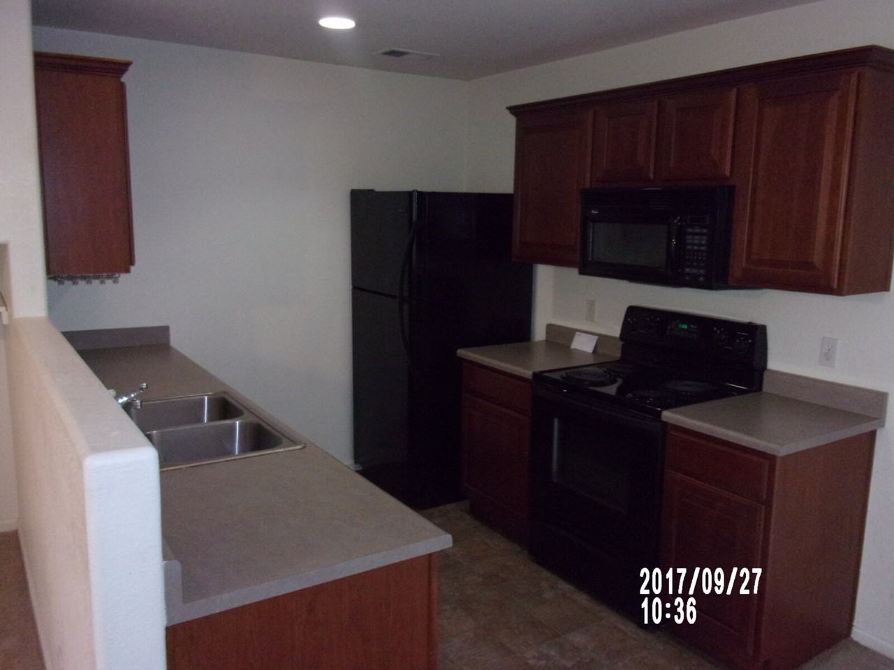 4631 S Swadley Ct - Photo 4 of 19