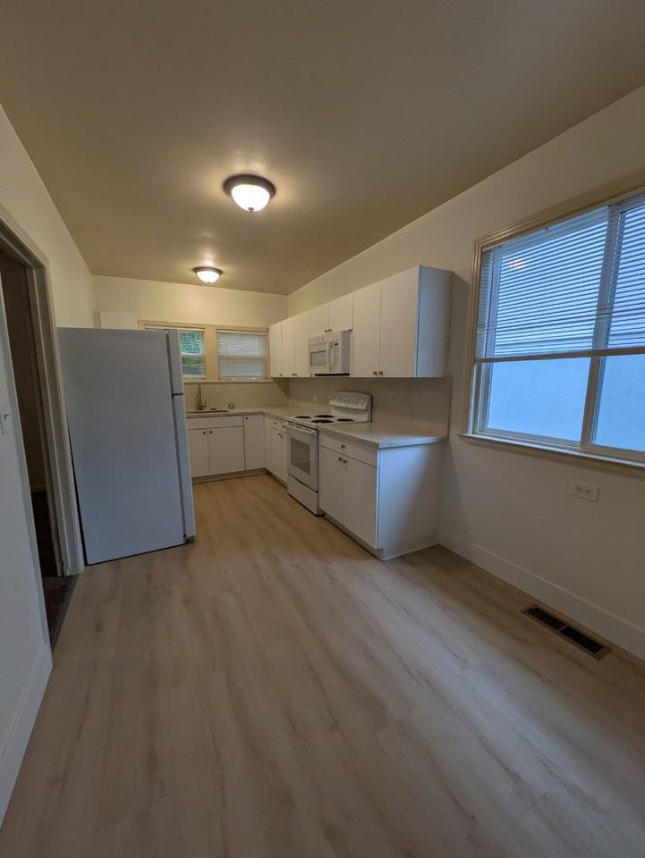 505 Walnut Ave #A - Photo 2 of 10