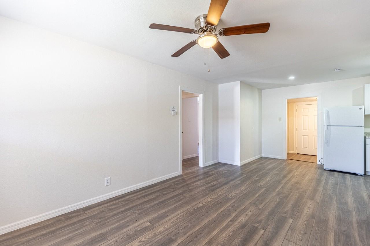 131 Harald Dr - Photo 4 of 27