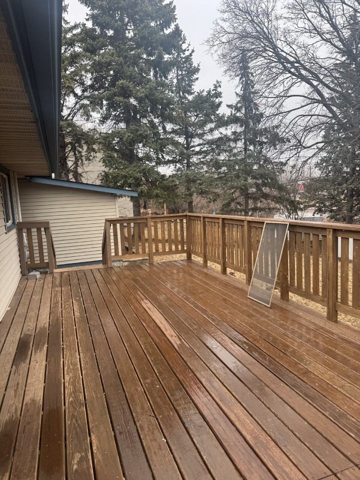 10905 Southview Dr - Photo 2 of 9