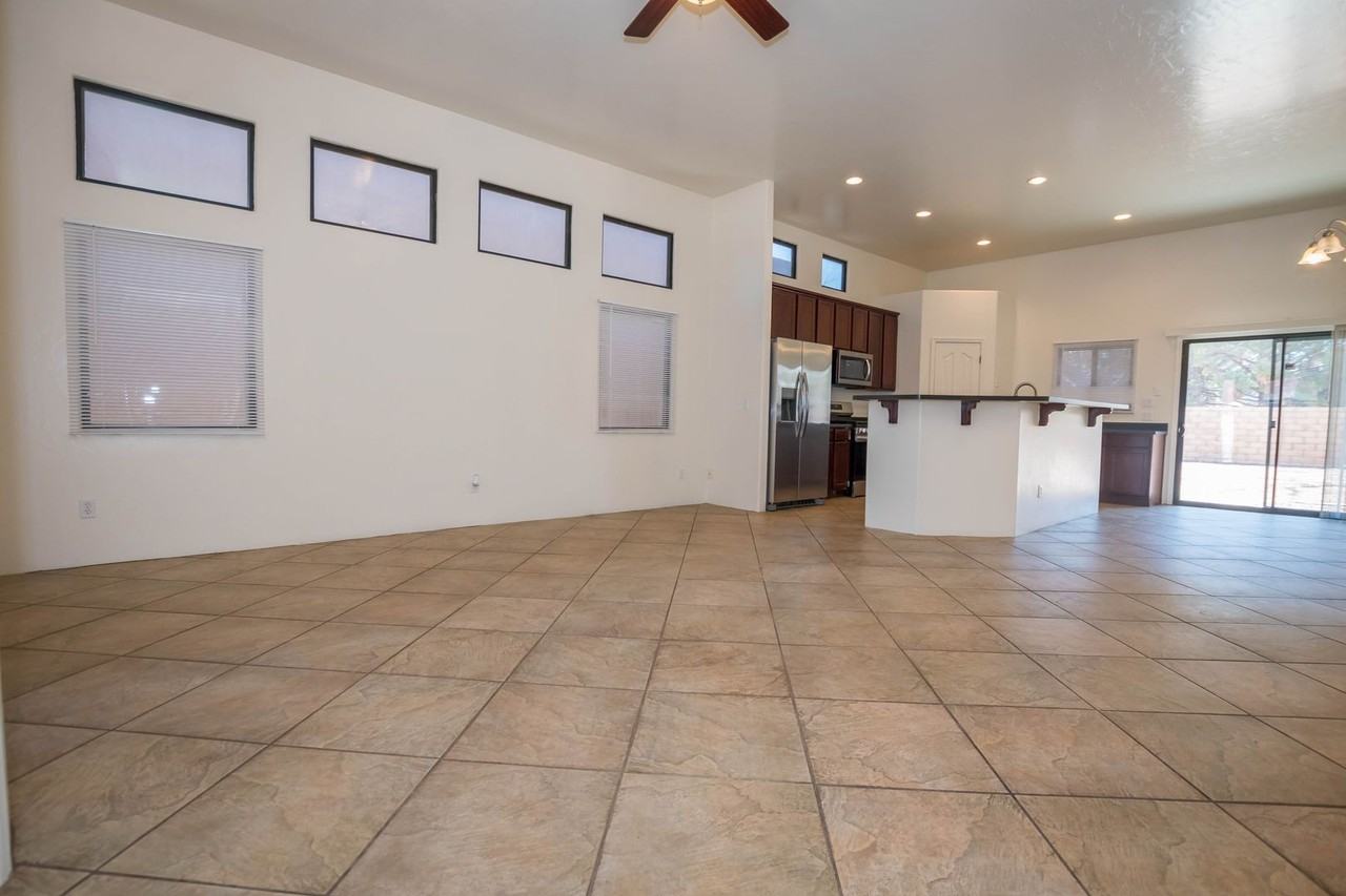 2022 Knowlton St - Photo 3 of 41