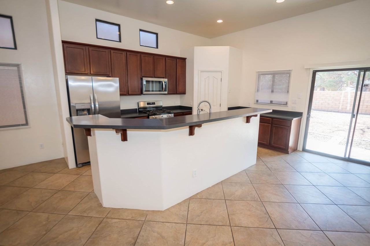 2022 Knowlton St - Photo 7 of 41