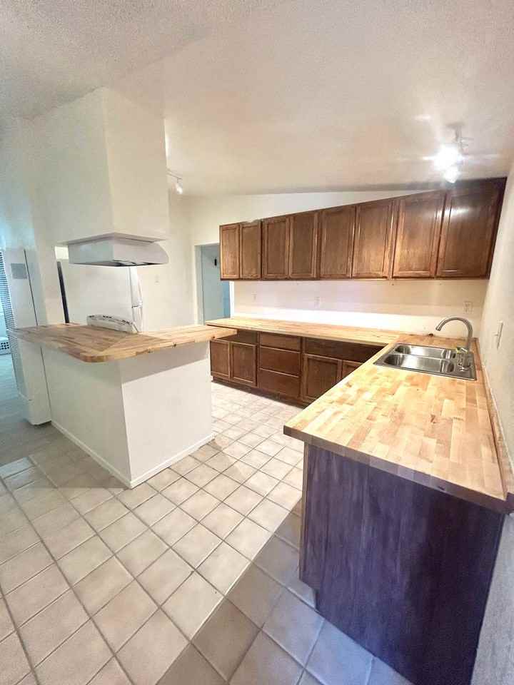5834 Ocotillo Ave - Photo 6 of 15