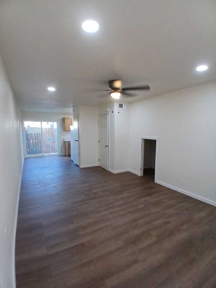 305 N Lake Ave - Photo 3 of 14