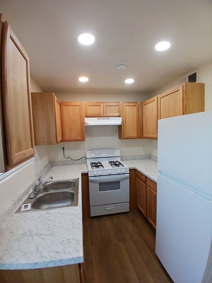 305 N Lake Ave - Photo 6 of 14